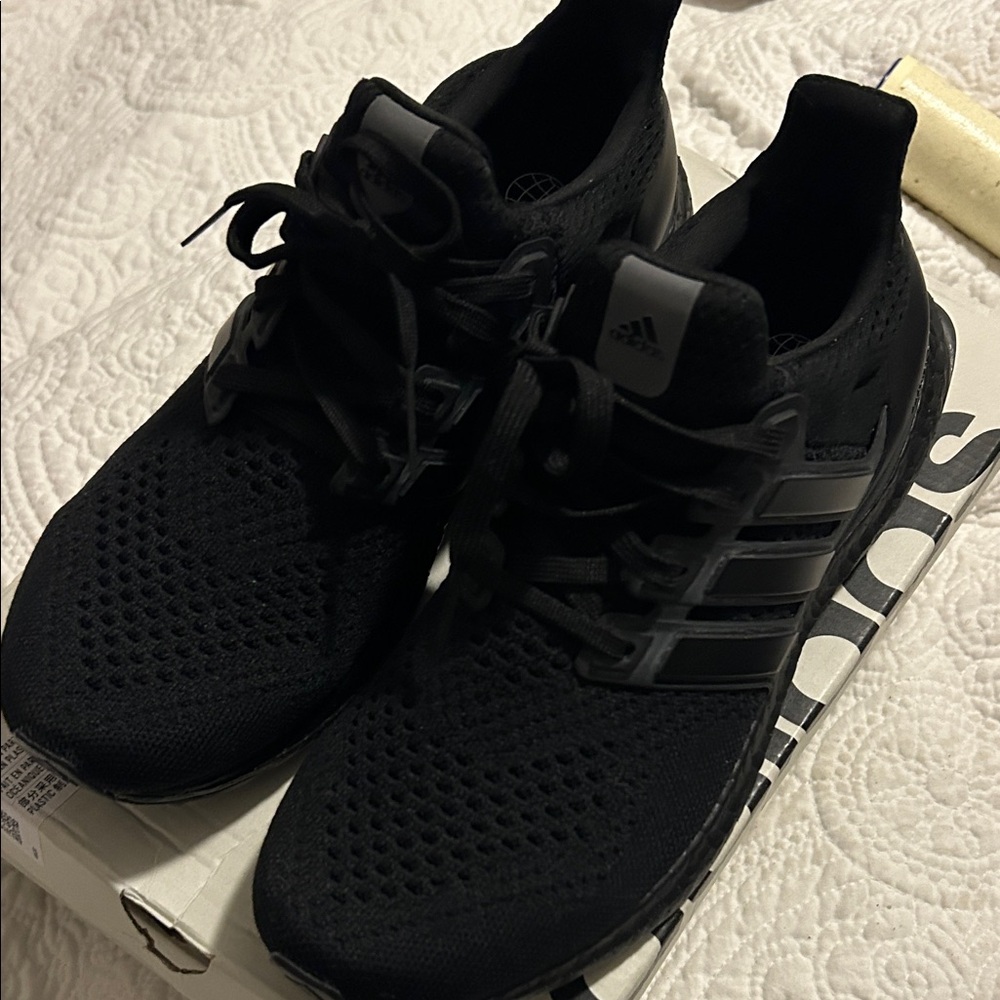 Adidas Women's Black Sneakers - Picture 2 of 9